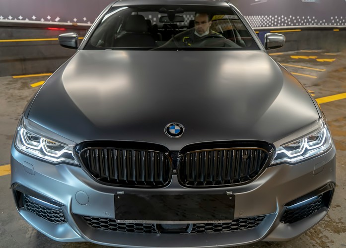 BMW 5 Series has a digital speedometer