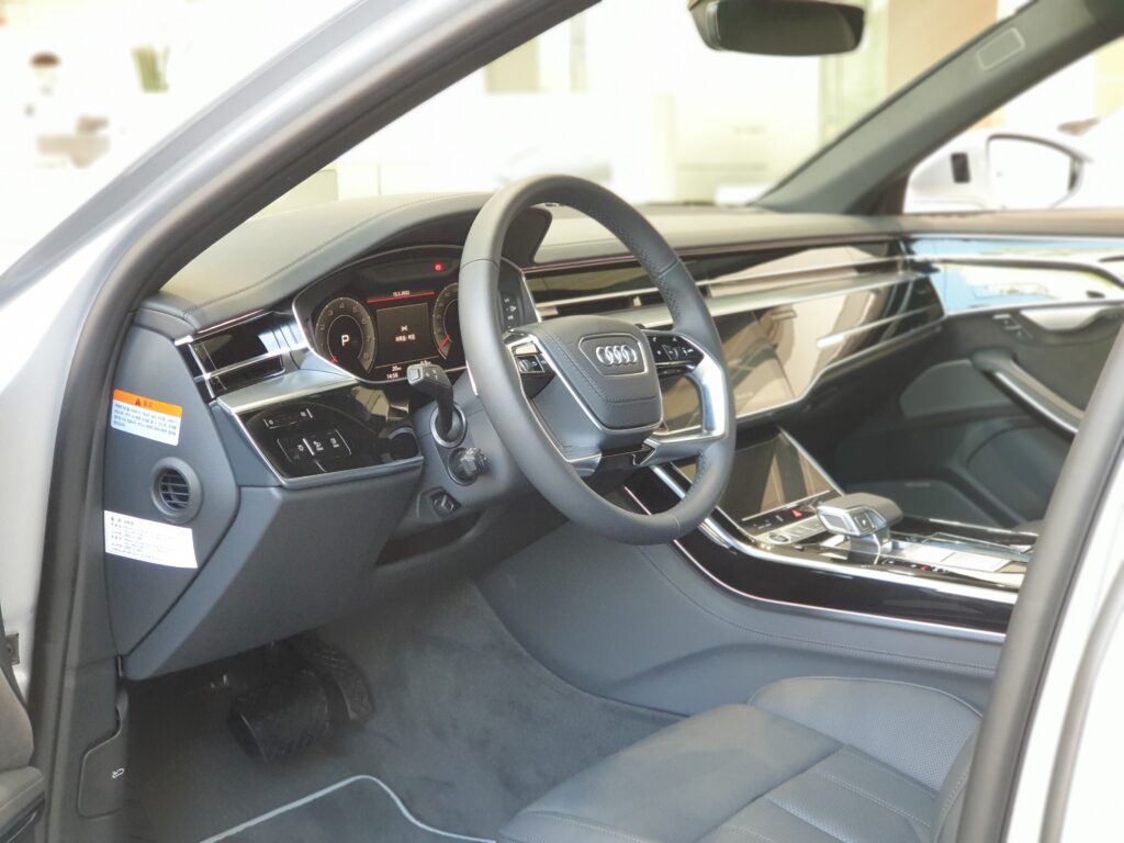 Audi A8 (2017 - Present) has a digital speedometer